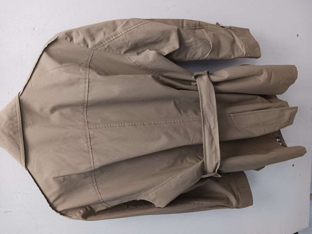 Sand ruskea trenssitakki koko 50