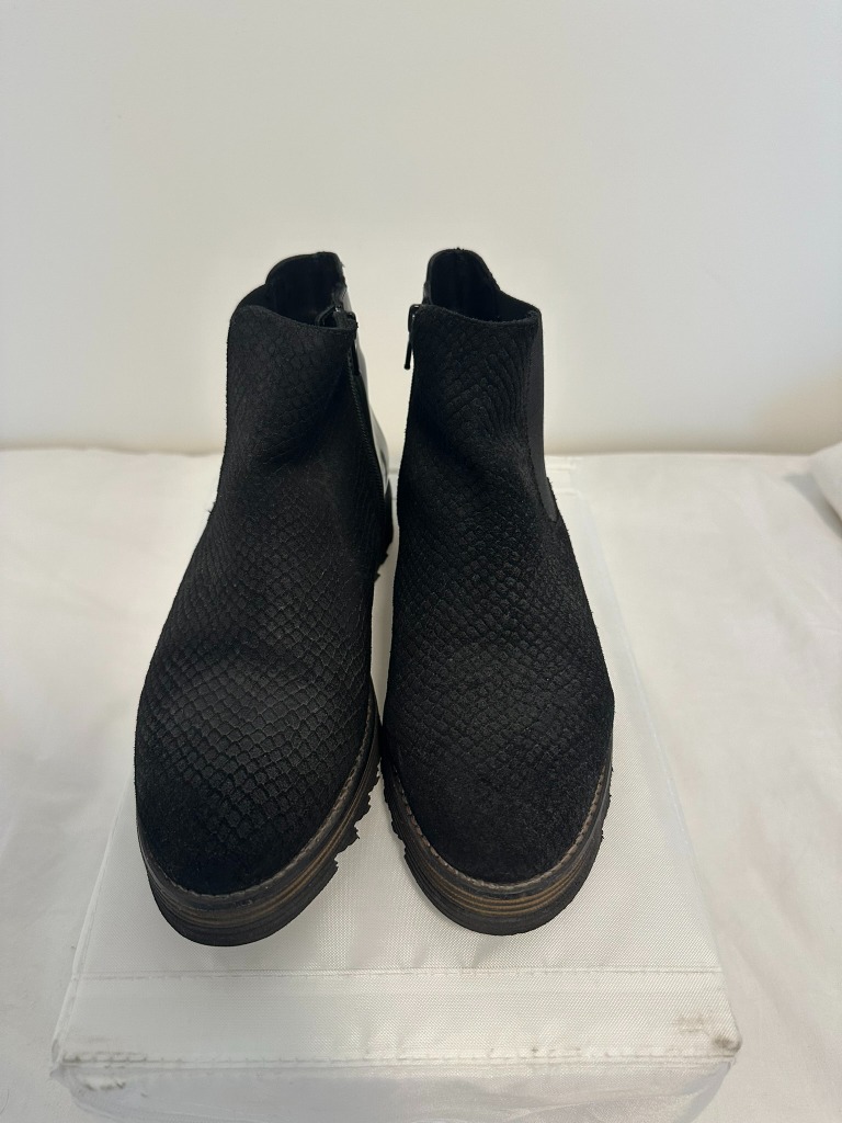 Lave svarte boots fra Privè