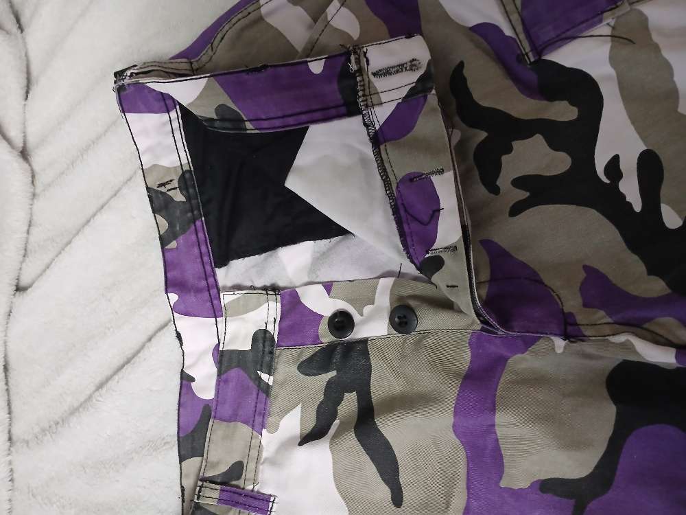 Lilat camot. M/L reisitasuhousut.