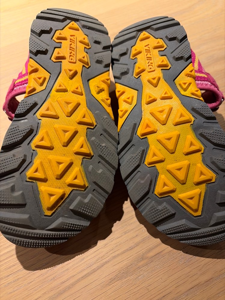 Viking sandalar st 28