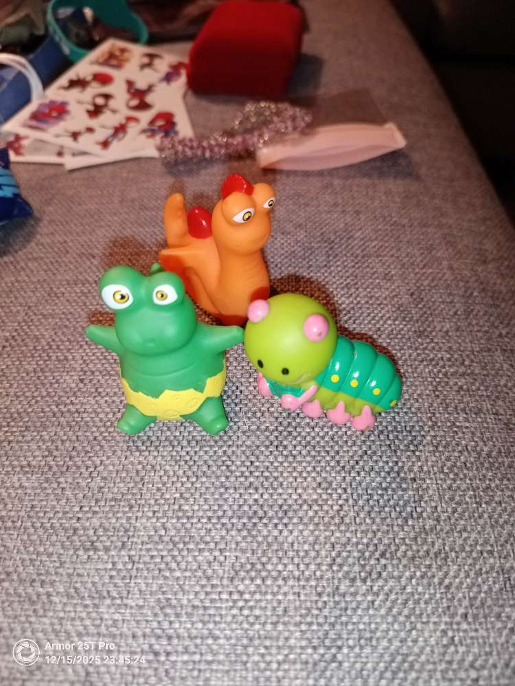 Plastkallar. 3 saman