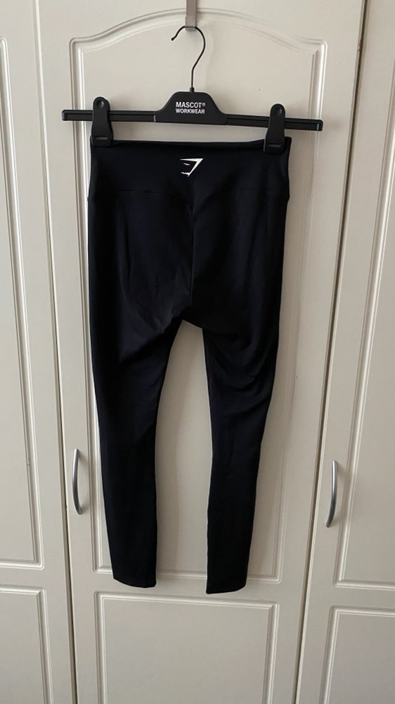 Gymshark mustat trikoot, S