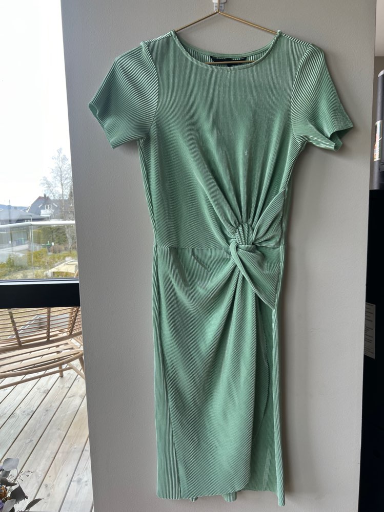 Vero Moda kjole grønn str. XS