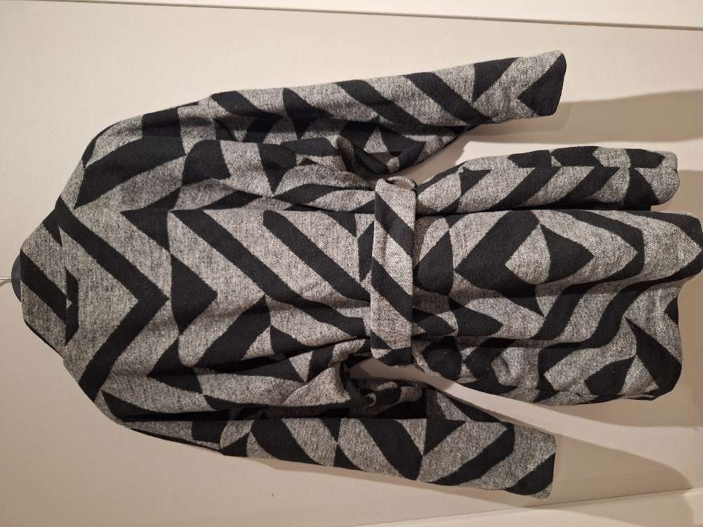 Kápa grá/svört H&M medium 