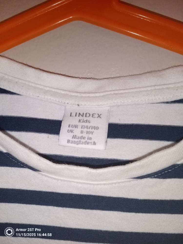 Röndóttur Lindex bolur St 134/140