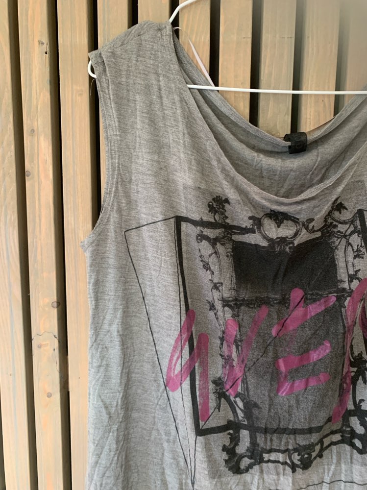 Guess grå T-shirt Str L