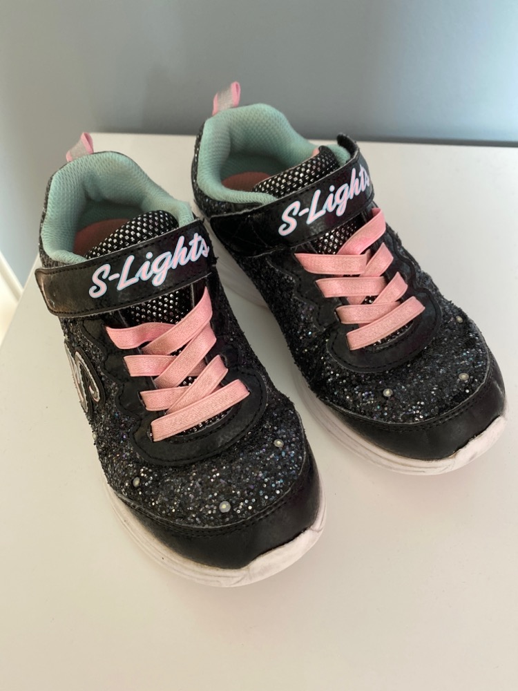 Skechers sneakers/sko str. 29, GMB, lys virker ikke længere i den ene, nypris 599.-