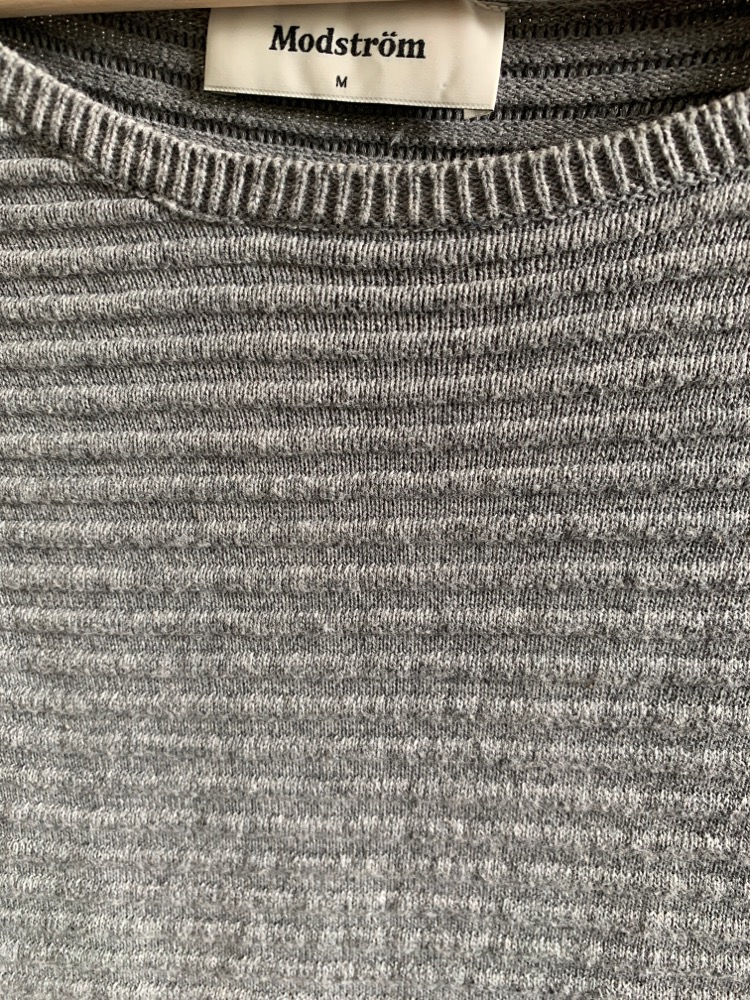 Minimum grå strikkjole str. M