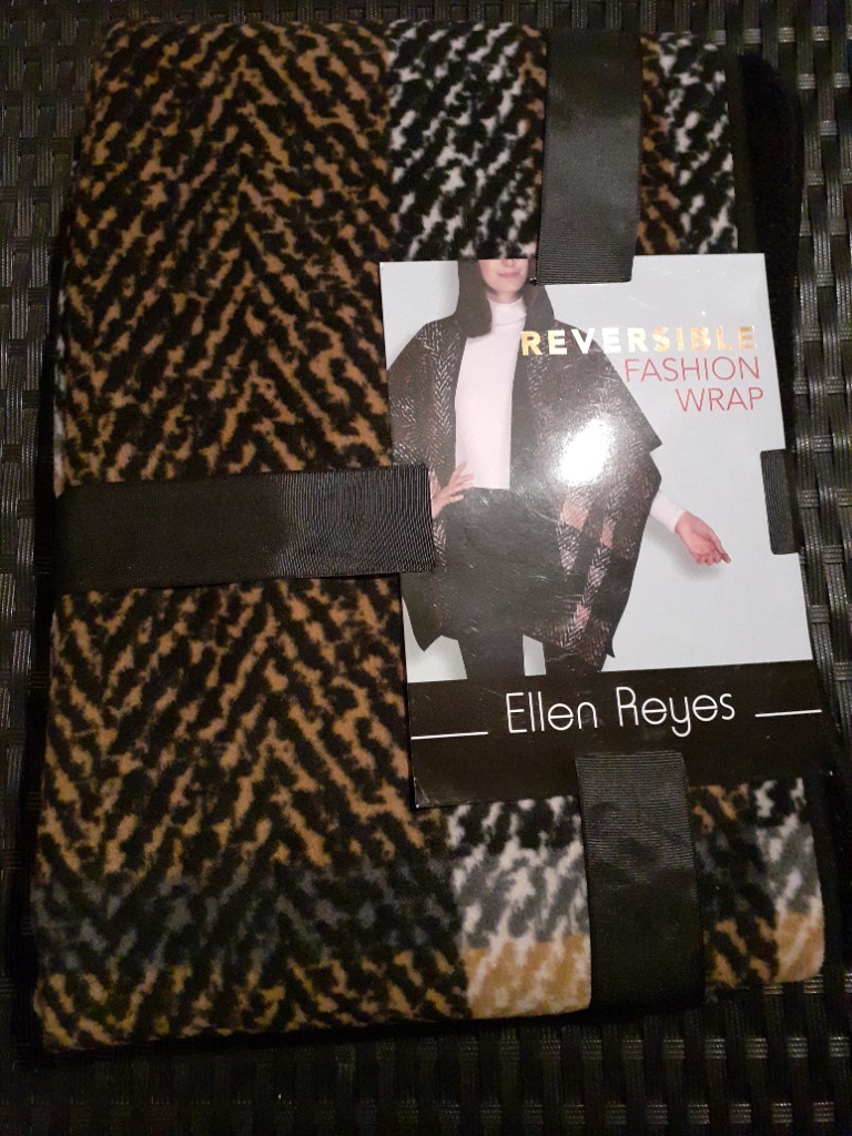 Nýr Ellen Reyes sjal/wrap