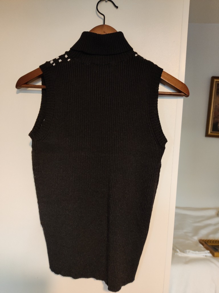 mustavalkoinen poololiivi, L-koko