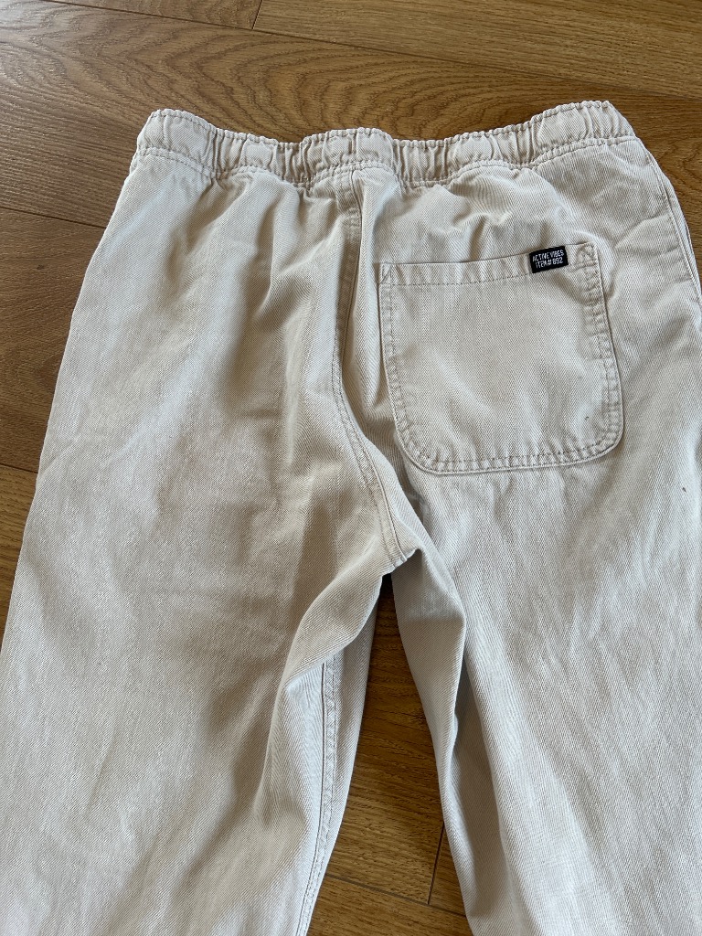 Beige buxur 164
