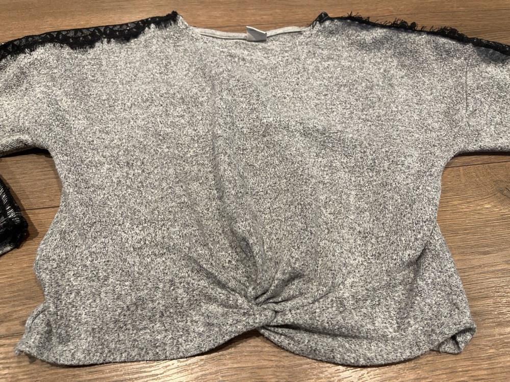 Lindex peysa grá blúndu St 128