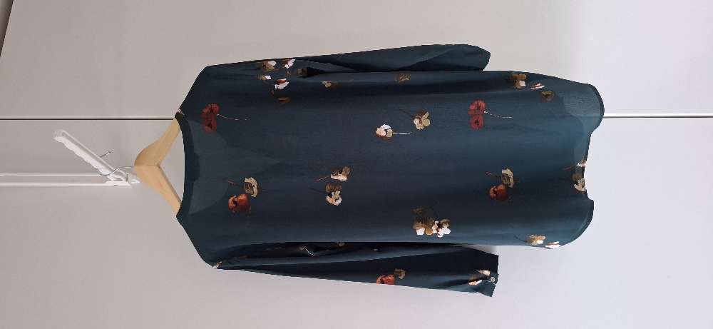 Only skyrta st. 40 græn víð síð