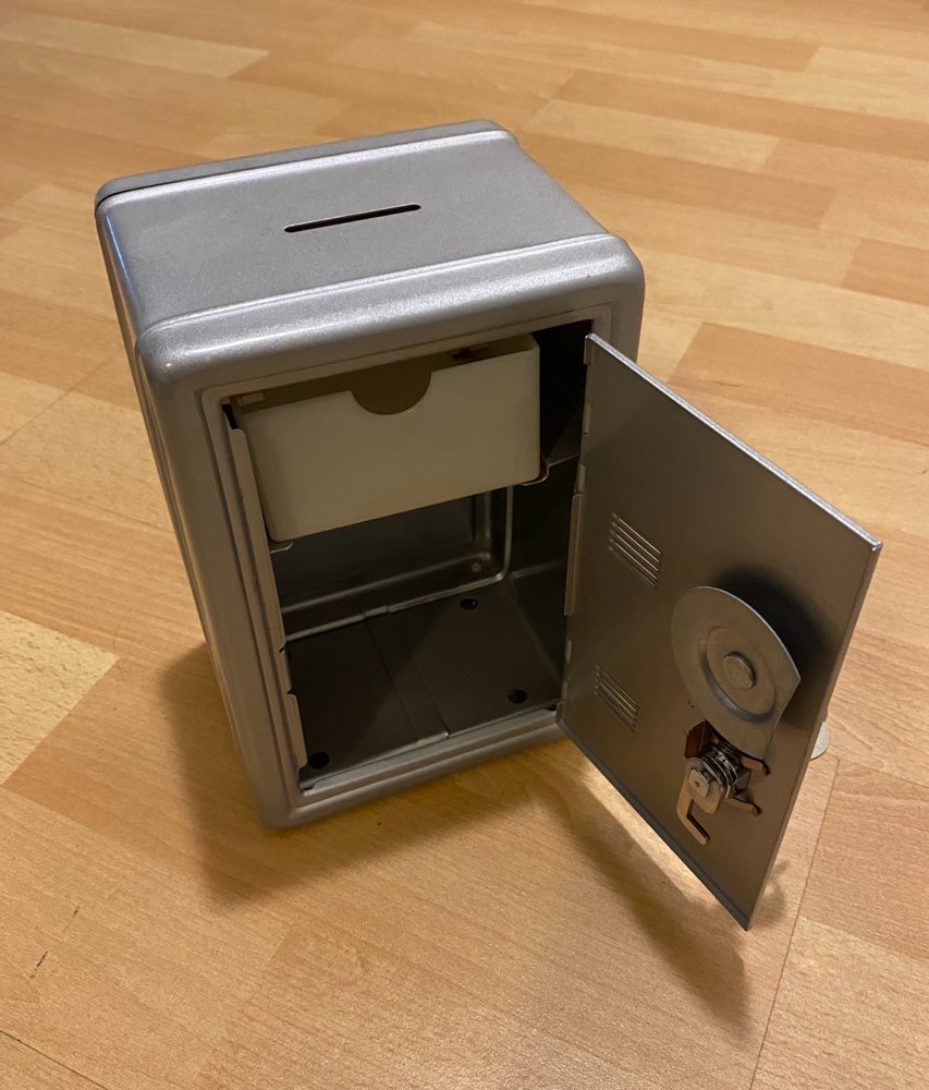 Säästolipas kassakaappi lukittava