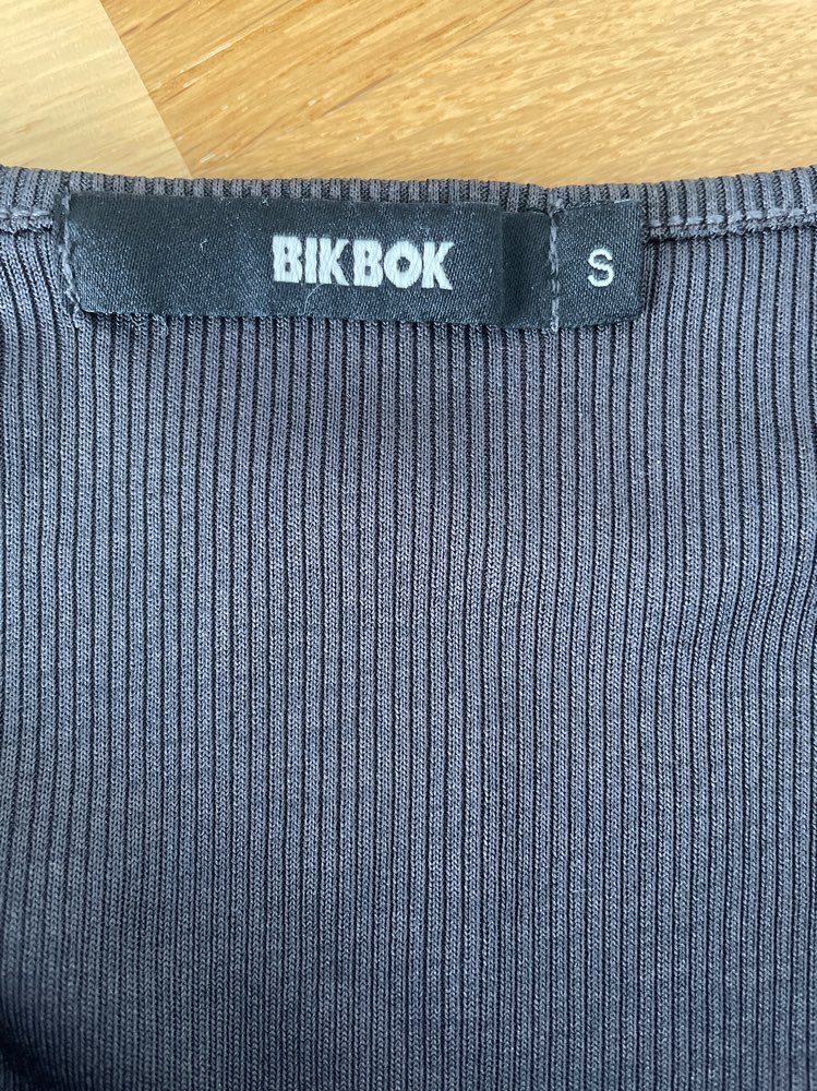 BikBok harmaa kietaisupaita koko S