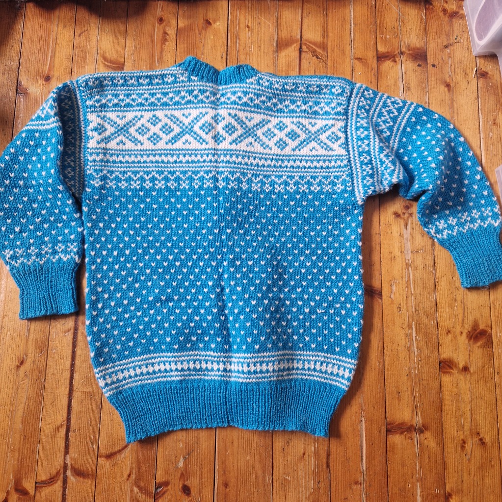 str 4-6 år Strikkejakke, turkis