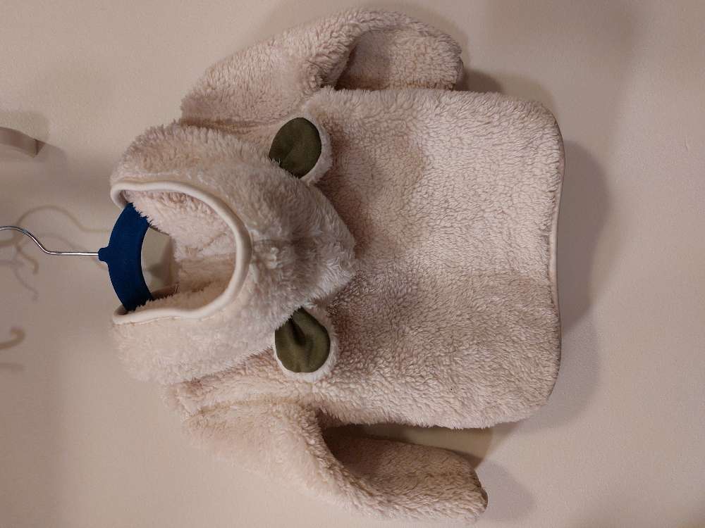 Loðin peysa m/bangsaeyru st 12 mán