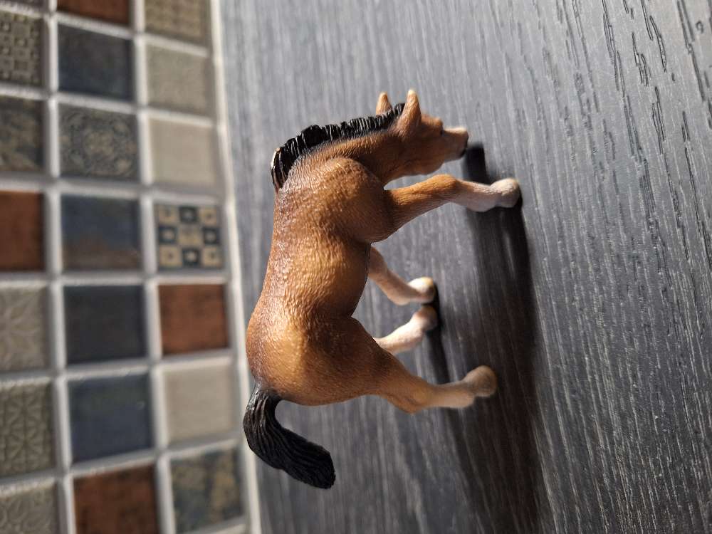 Schleich ruohoa syövä varsa