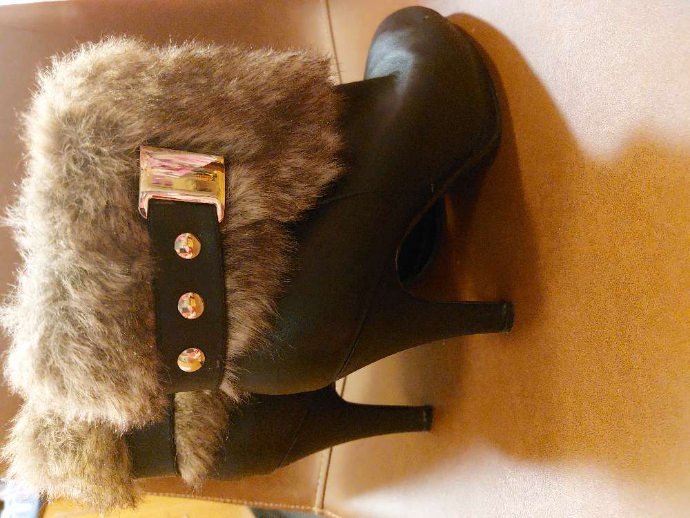 Hælaskór með fóðri um ökkla st 40