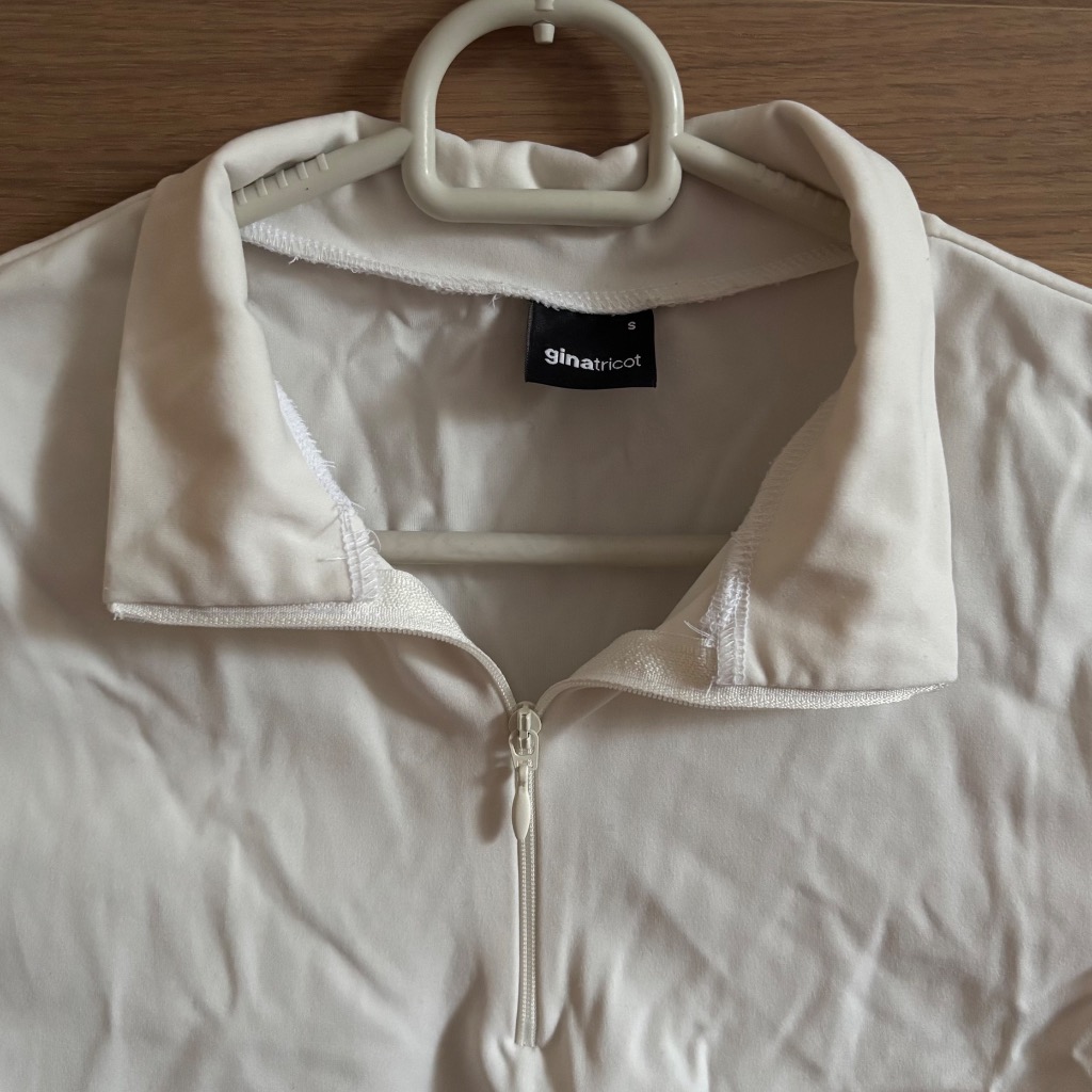 Gina tricot valkoinen croptop, koko S