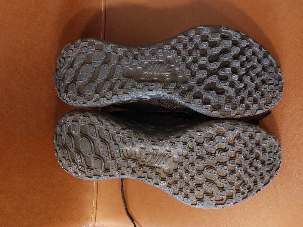 Nike skór svartir st 45