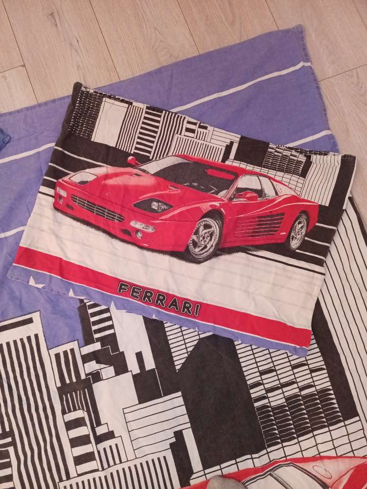 Ferrari sængurföt og auka koddaver