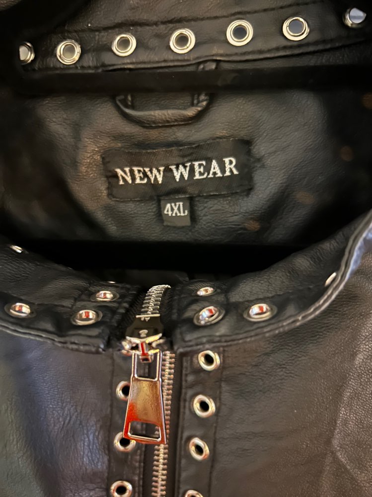 Imitert skinnjakke i str 4XL (ca 50/52)