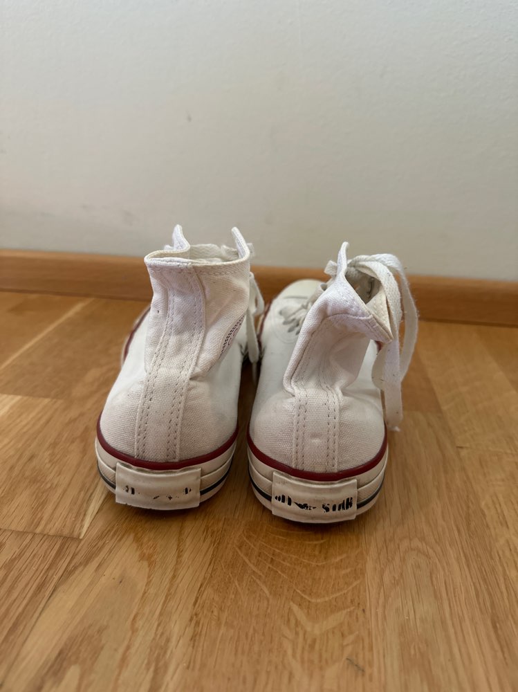 Hvitir Converse skór - st. 38