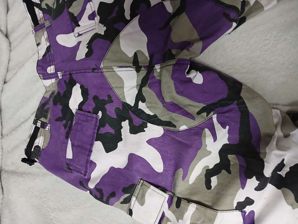 Lilat camot. M/L reisitasuhousut.