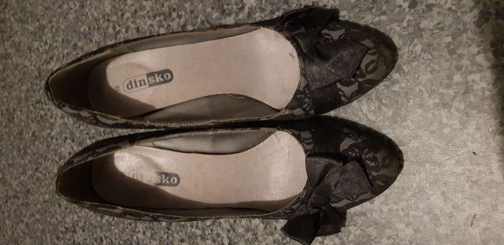Pensko med "blonder"