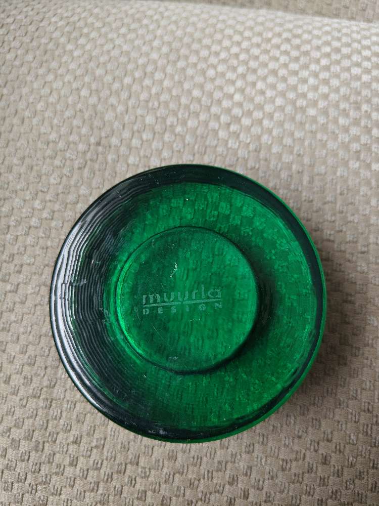 Muurla vihreä tuikkuastia