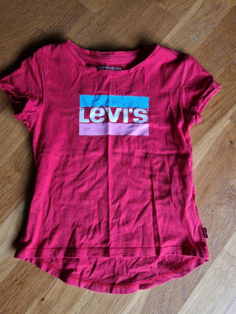 Levis rød T-shirt 8 år