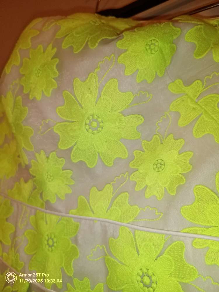 Karen Millen kjóll. US 8 EU 40