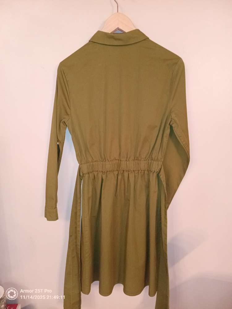 MOHITO collection grænn kjóll St 38