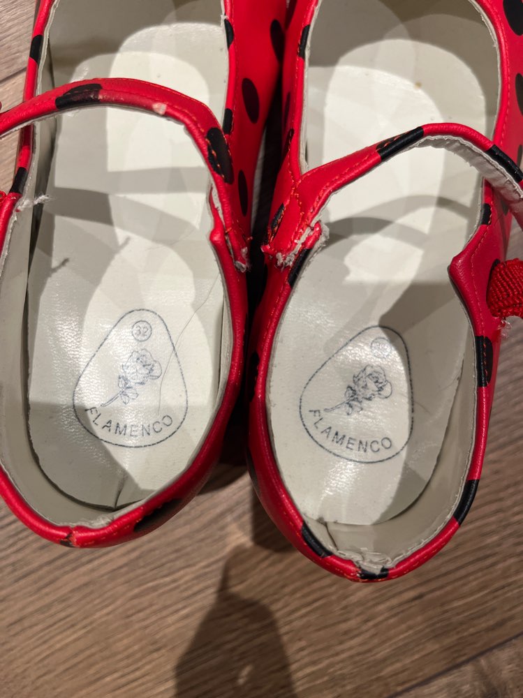 Hælaskór rauðir St 32