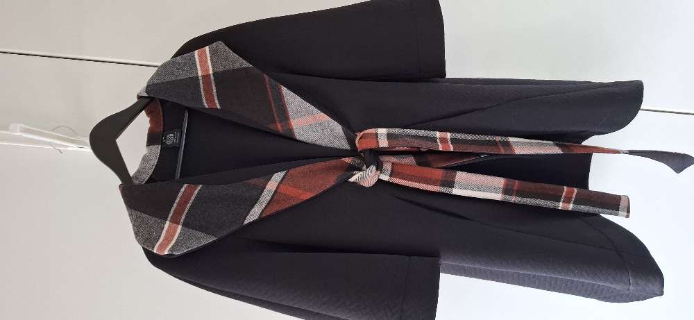 Volcano st. S kápa svört/köflótt