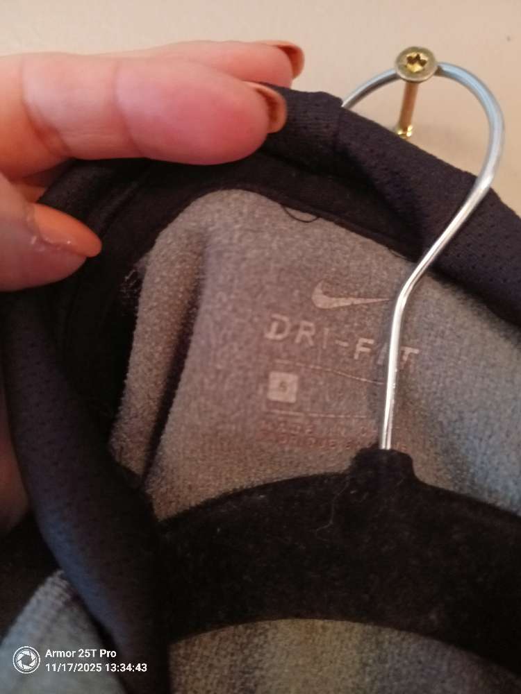 Nike hettupeysa St S eða 158/164