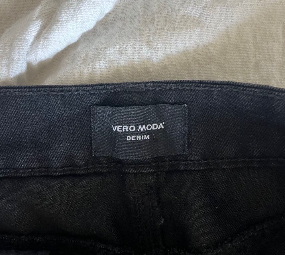 Jeans-skjørt fra Vero Moda 