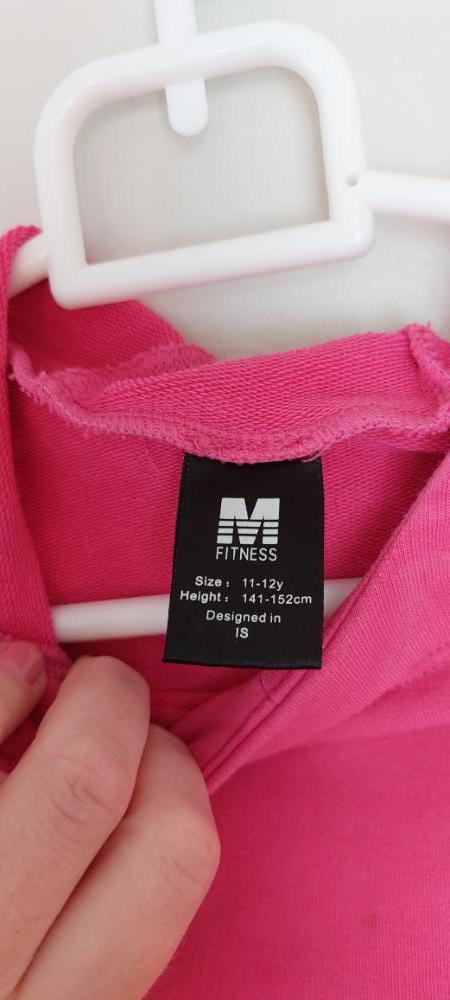 M fitness hettupeysa 11-12 ára