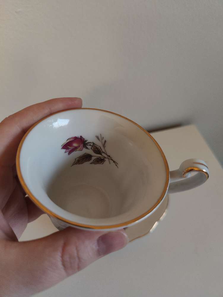 Geometrinen ruusu kuppi+tassi