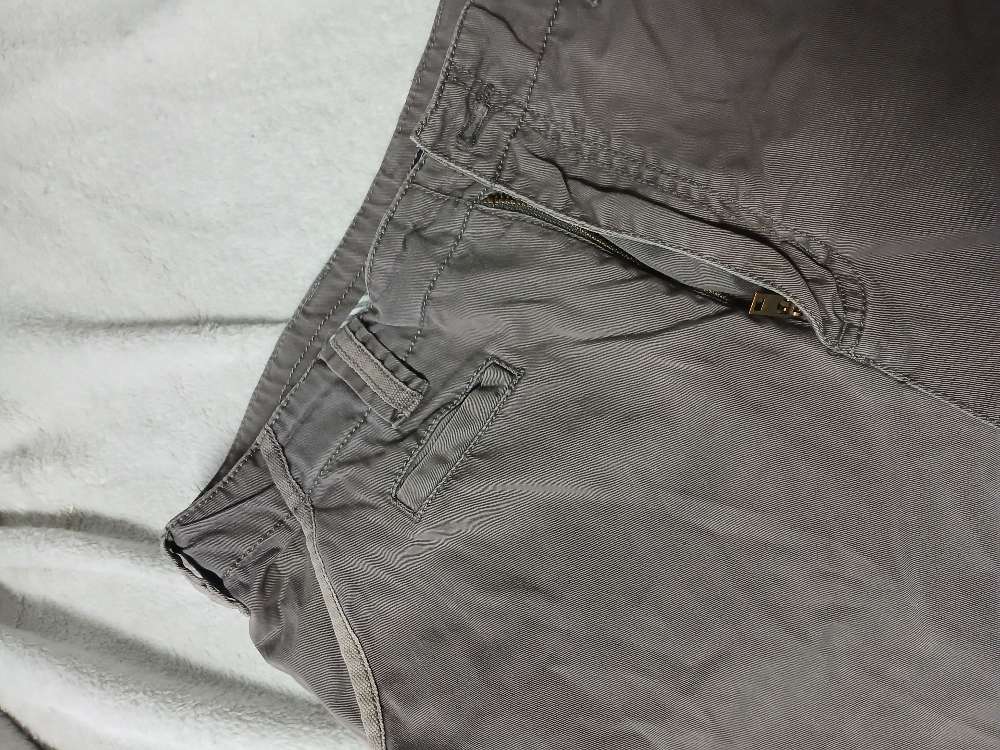 Harmaat reisitaskushortsit. XL