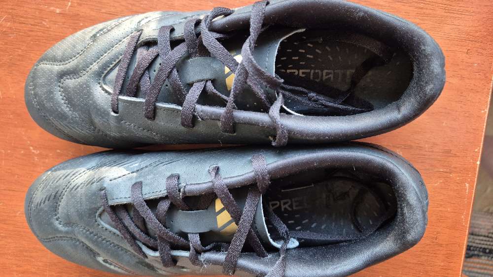 Predator adidas jalkapallok. Koko 40