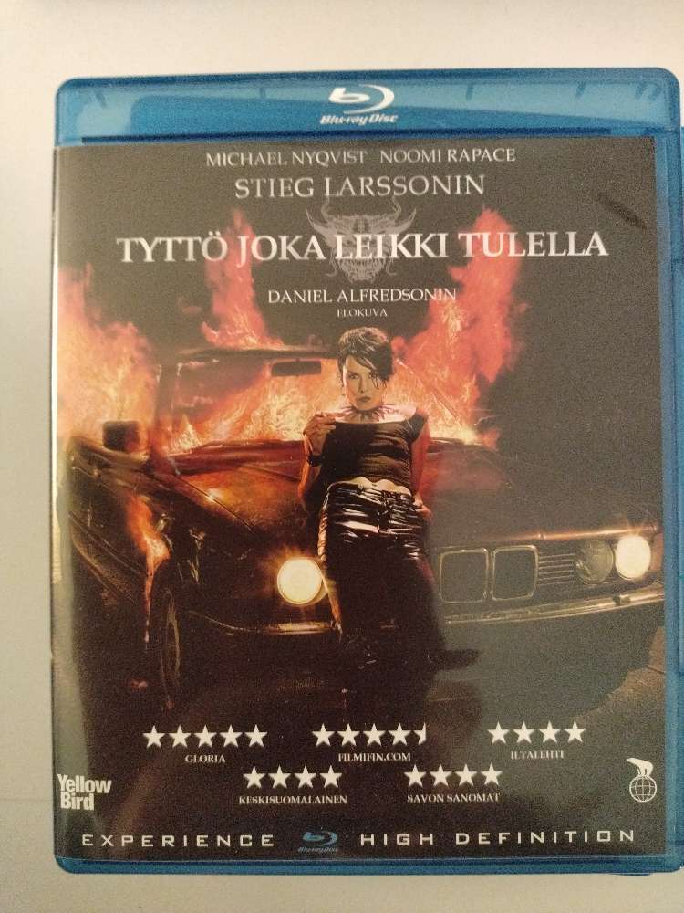 Blu-ray tyttö joka tulella leikki