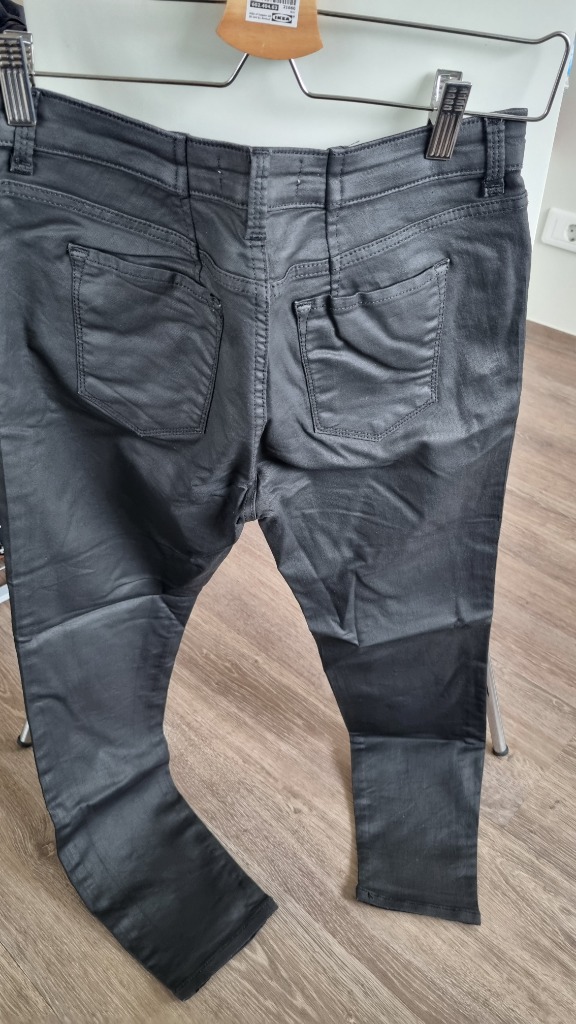 Zara women's trousers size 42