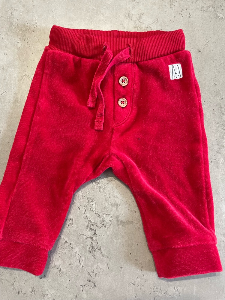 Punaiset housut