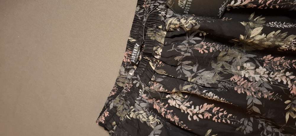 Nýtt pils UK 12 Disturbia