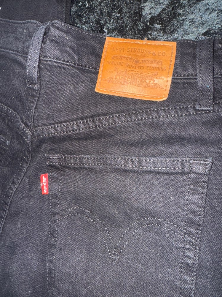 Mustat Levis farkut, koko 26