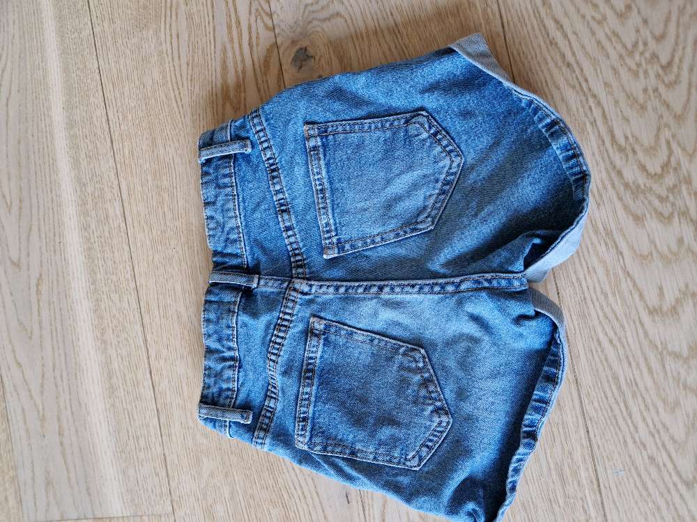 Str 128 jeans-shorts, noen merker