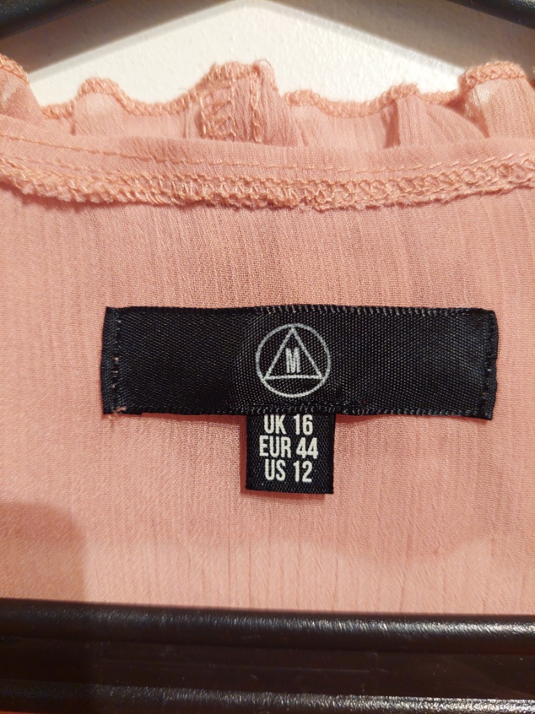 Missguided pífukjóll 44