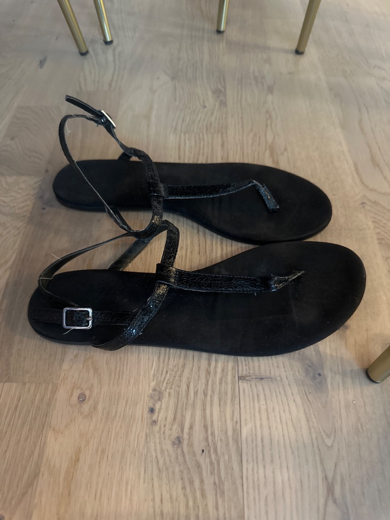 HM sandaler svarte 39